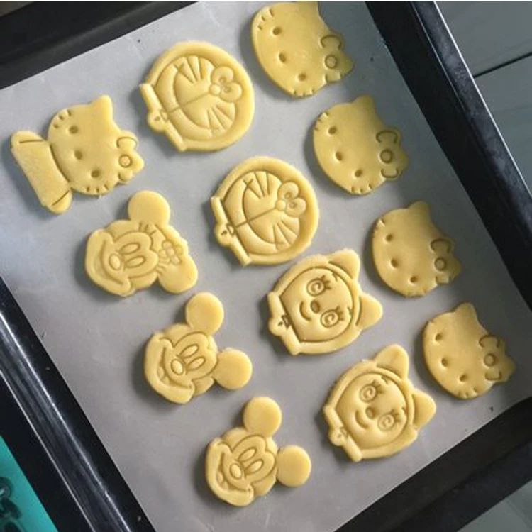 
Kitty cat plastic cookie cutter 