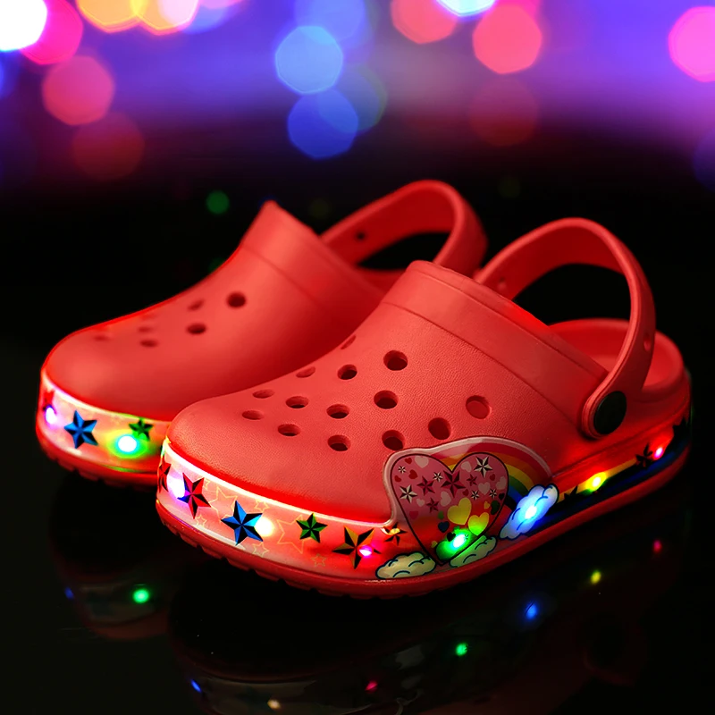 
Dropship New Design 2020 Fashion Children Summer Slippers Flat Jelly LED Shoes Kids Sandals with Light for Boys and Girls 