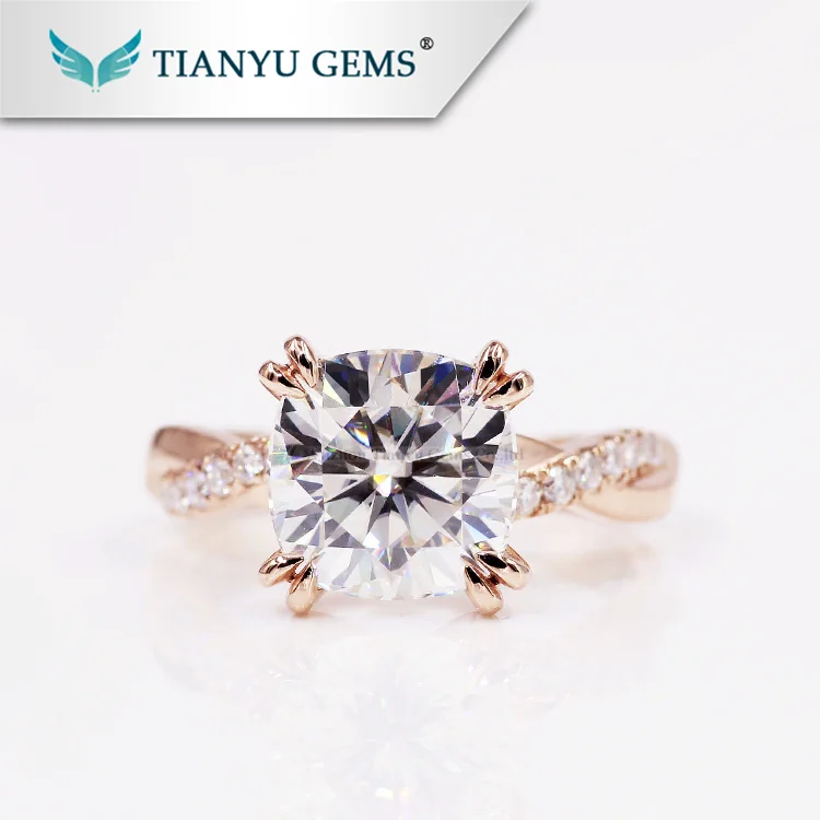 

Customized 18k rose gold cushion moissanite double prong engagement lady ring, N/a