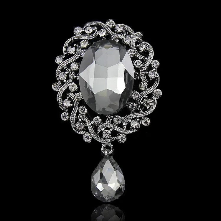 bridal brooch.jpg