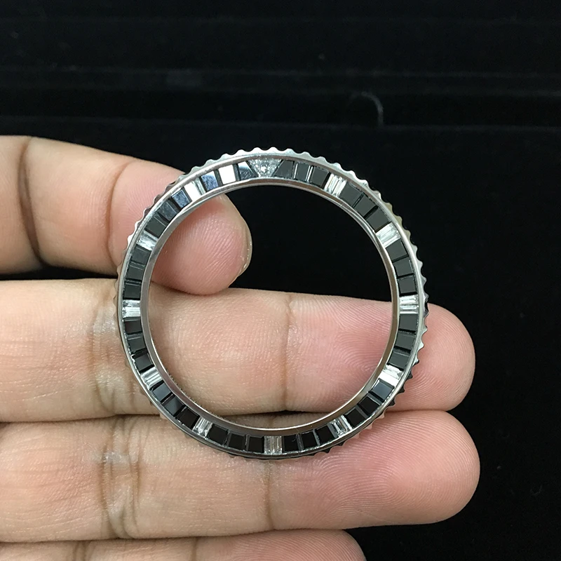 

Watch Parts Black and White Bezel Inserts with Various Material and Stones