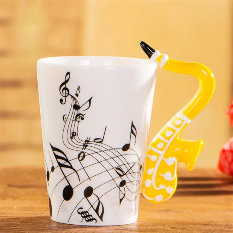 personalidade com note de música, caneca de