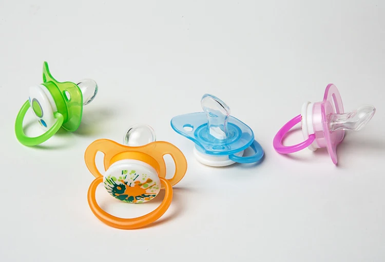 baby pacifier clip.jpg