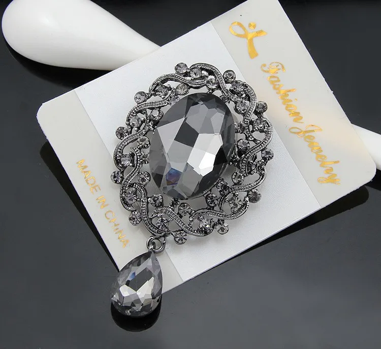 bridal brooch (1).jpg
