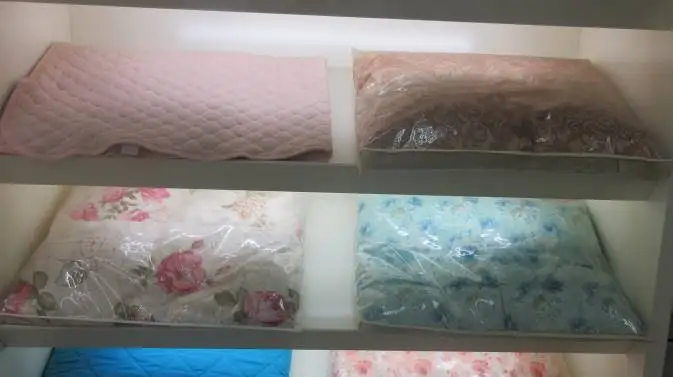 
100% Mulberry Silk Filling Pillow with Quilted Cotton Shell Silk pillowcase 