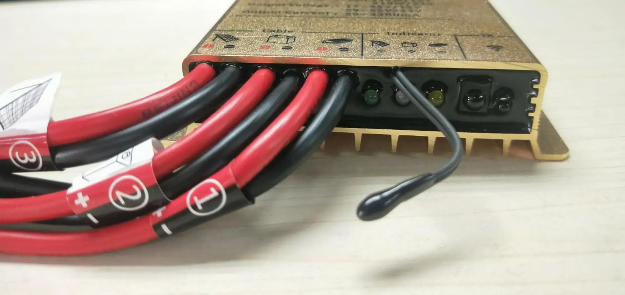 
10a 20a battery charger 12v 24v 48v pwm solar charge controller for solar street light 