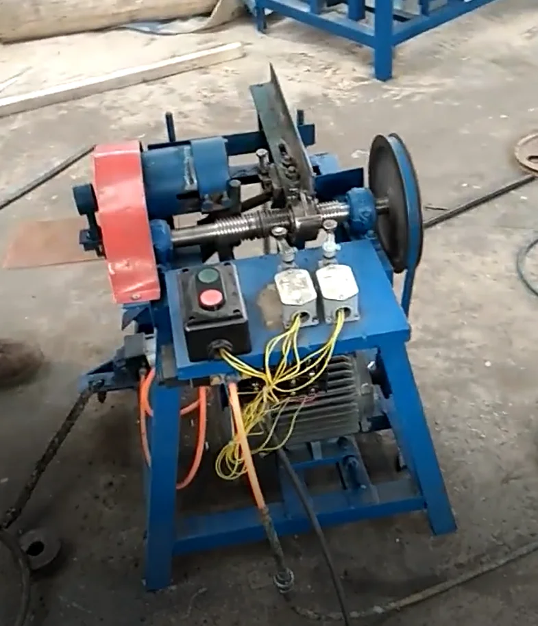 wood screw rolling machine.png