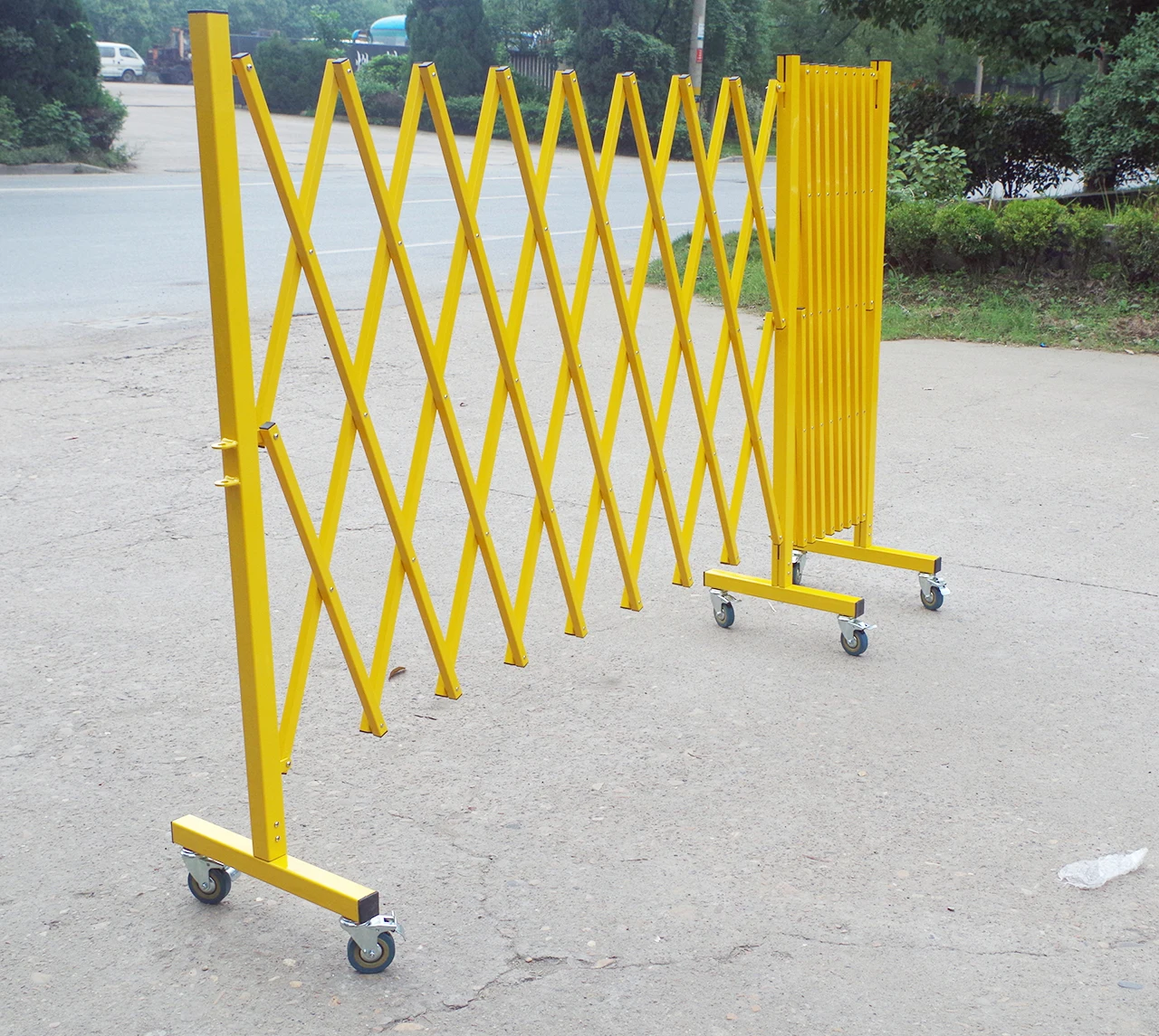 Maxpand Steel Or Aluminum Movable Temporary Expandable Security Fence 