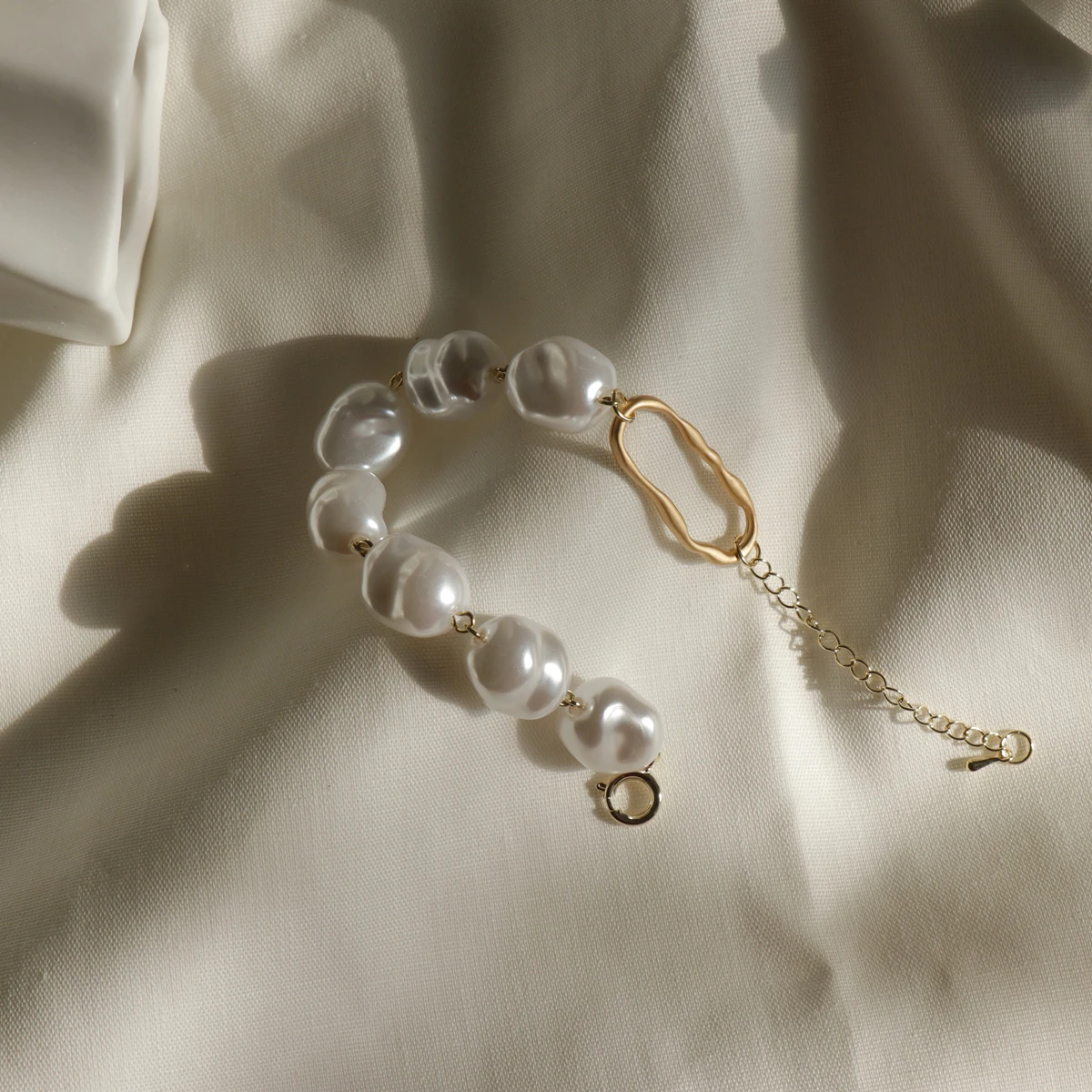 

JUHU 2019 Za style wedding gold plated pearl shape acrylic bracelet for women Wholesale