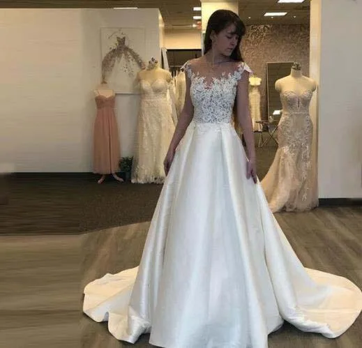 

New Style Satin Applique Vietnam Wedding Party Dress, Custom made