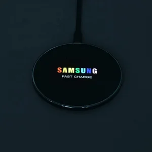2019 Newest Light Up LOGO Aluminum Portable Qi Wireless Charger for iPhone8/iPhone X, Wireless Mobile Phone Charger