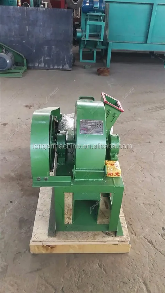 
Wood shavings machine for poultry bedding 