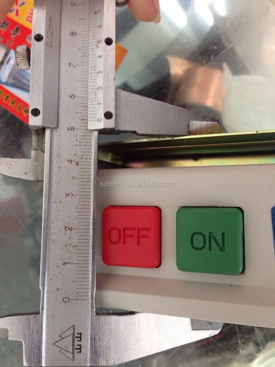 Industrial Sewing Machine with Push Button on OFF Switch