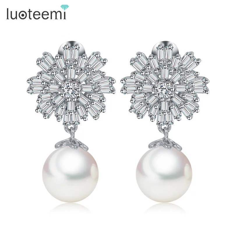 

LUOTEEMI Yiwu Wholesale Stock Fashion Silver Color Ladies Elegant CZ Crystal Flower With White Round Pearl Earrings Designs