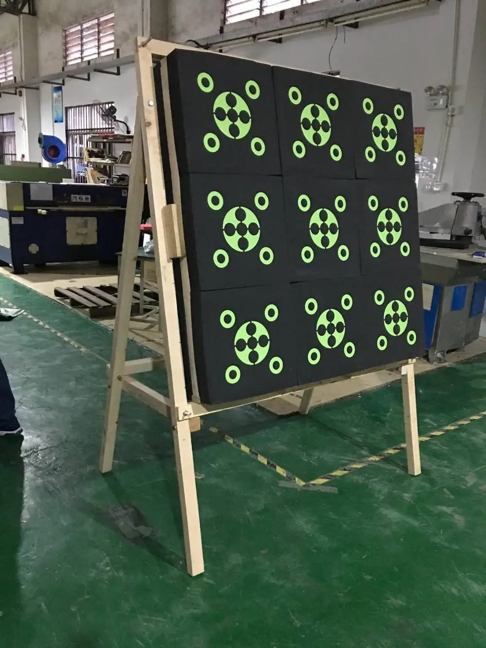 Youth archery shooting blocks hauskesil