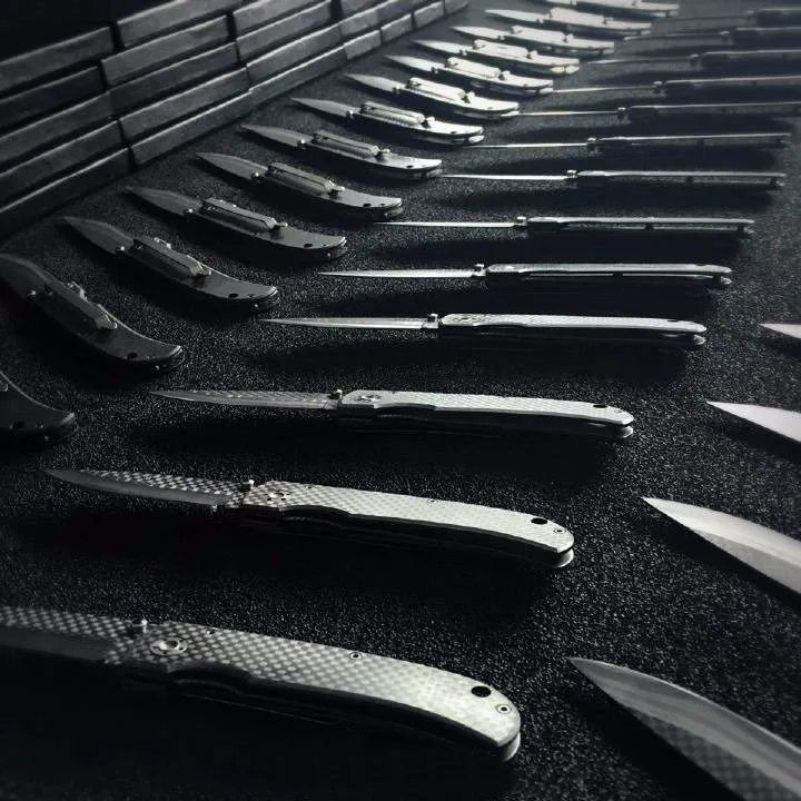 

Luxury style carbon fiber pocket knife for outdoor use, Black;silver;golden;red;blue