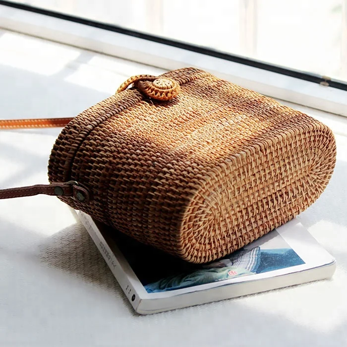 wicker and leather handbolsas