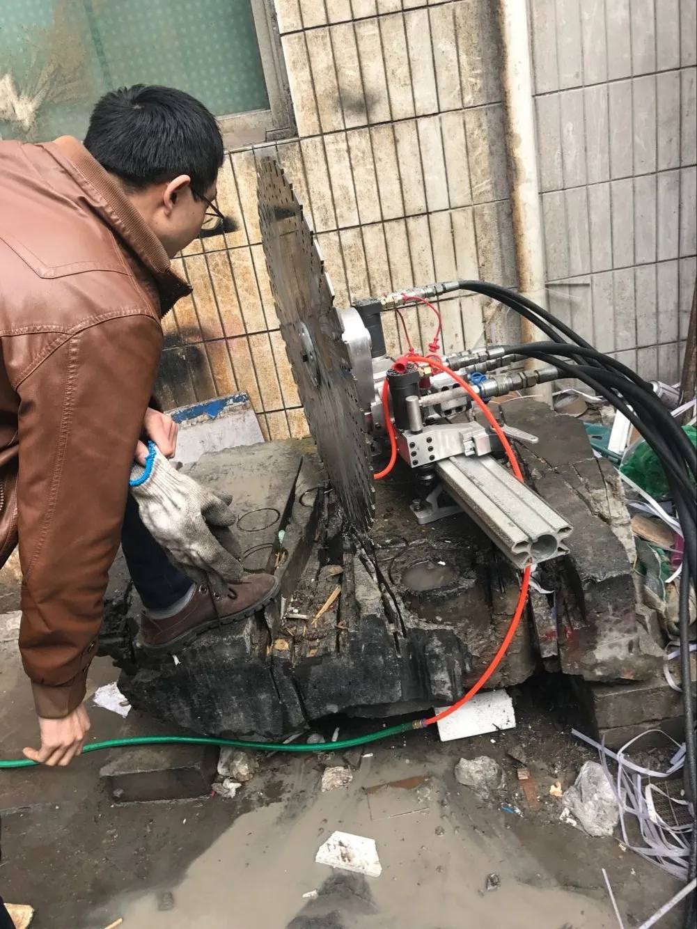 620mm Derinlik Dikey Beton Hidrolik Duvar Testeresi Oluk Kesme Makinesi 620mm Derinlik Dikey Beton Hidrolik Duvar Testeresi Oluk Kesme Makinesi