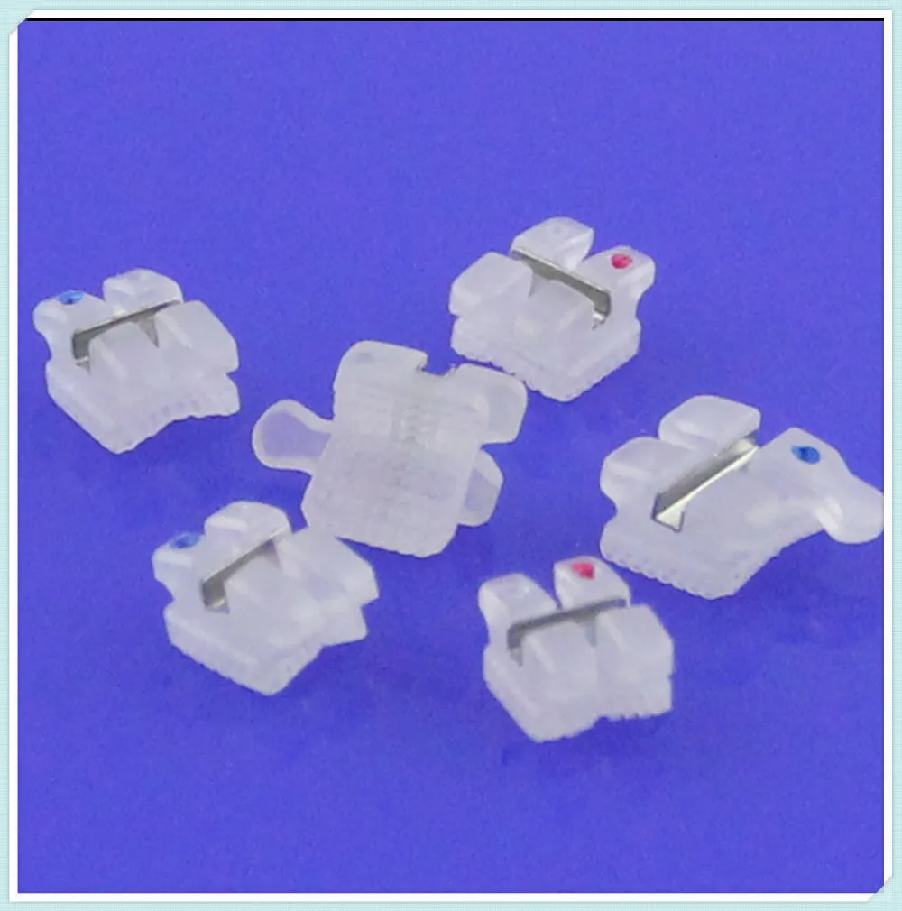 Orthodontics ceramic bracket with metal slot_.jpg
