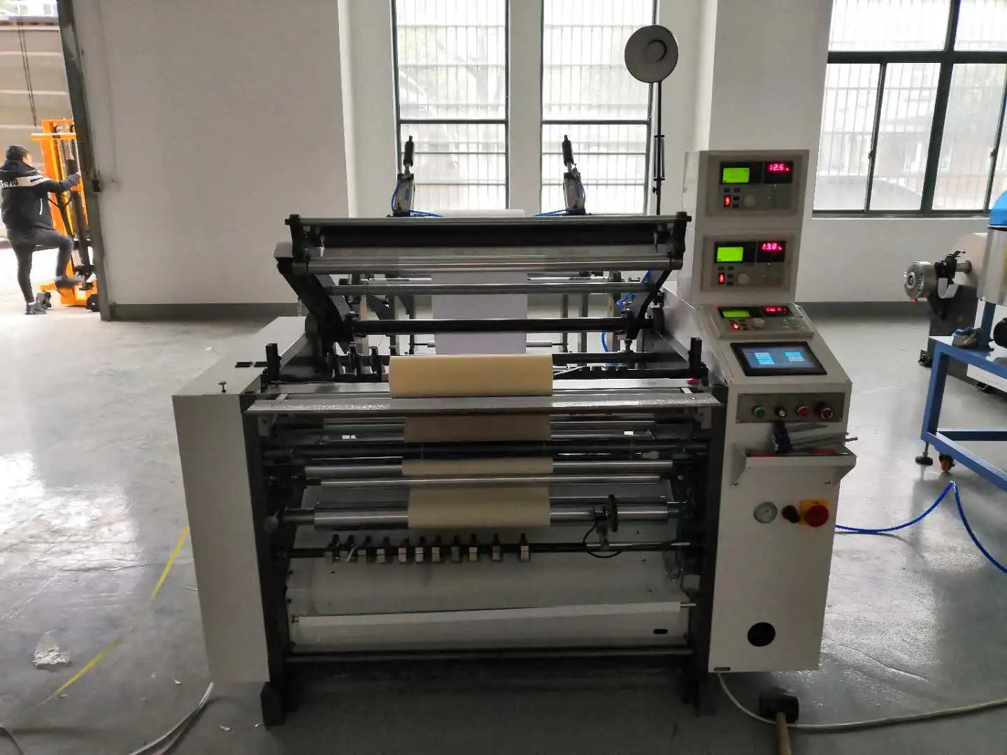 Good Quality 2 Ply Thermal Paper Rolls Converter Rewinder Atm Pos Lottery Paper Roll Slitting