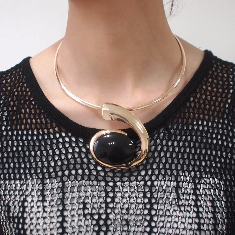 

Big Oval Resin Pendants Metal Torques Choker Necklace Women Alloy Geometric Statement Necklaces Fashion Jewelry, Black, white, green