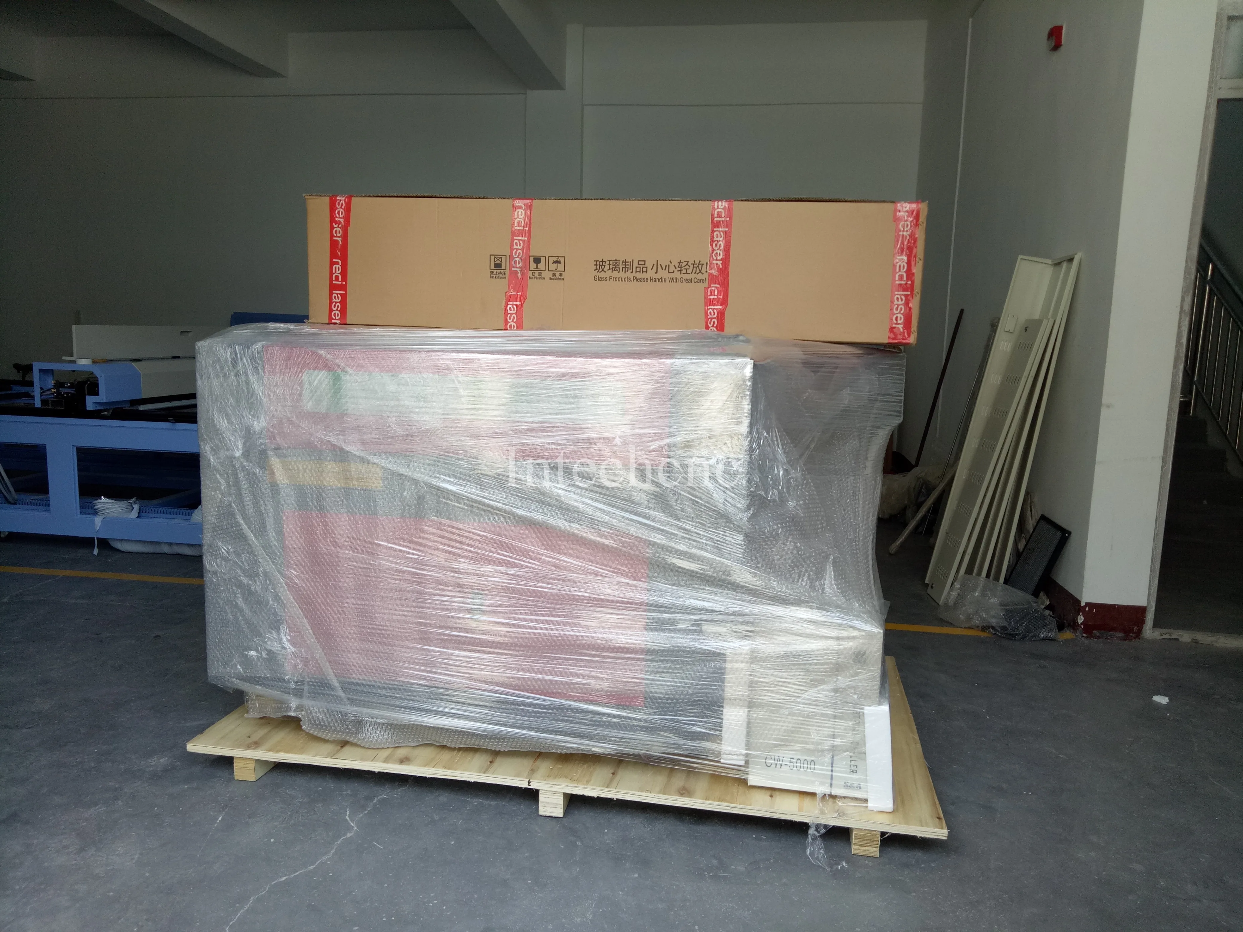Low cost LFJ6040 1325 glass laser engraving cutting machine