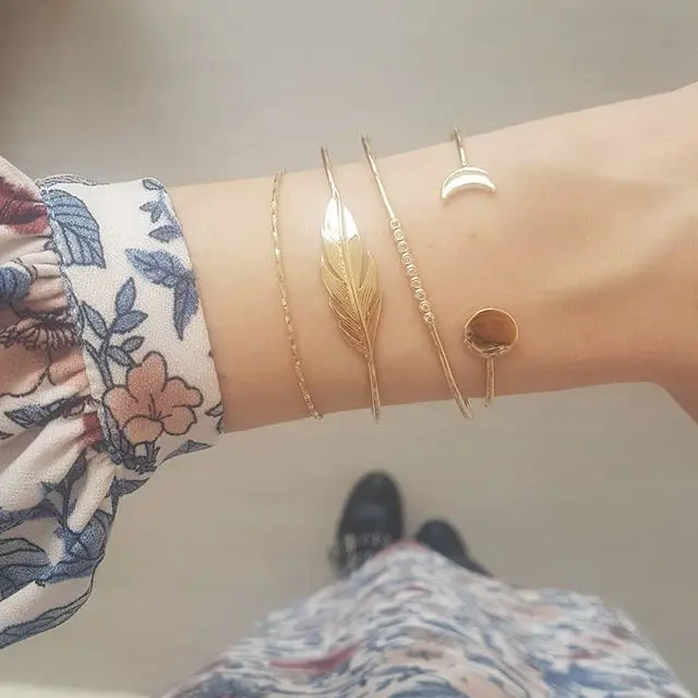 Fashion gold leaves moon and star bracelet set for women wholesale N95283