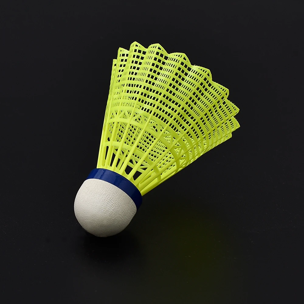 

Whizz model 870 12pcs stable flight/durable nylon badminton shuttlecocks, Yellow