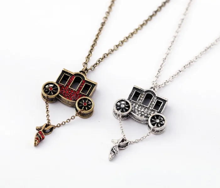 

xl0058 Vintage Hollow Alloy Carriage Pendant Necklaces Fashion Jewelry