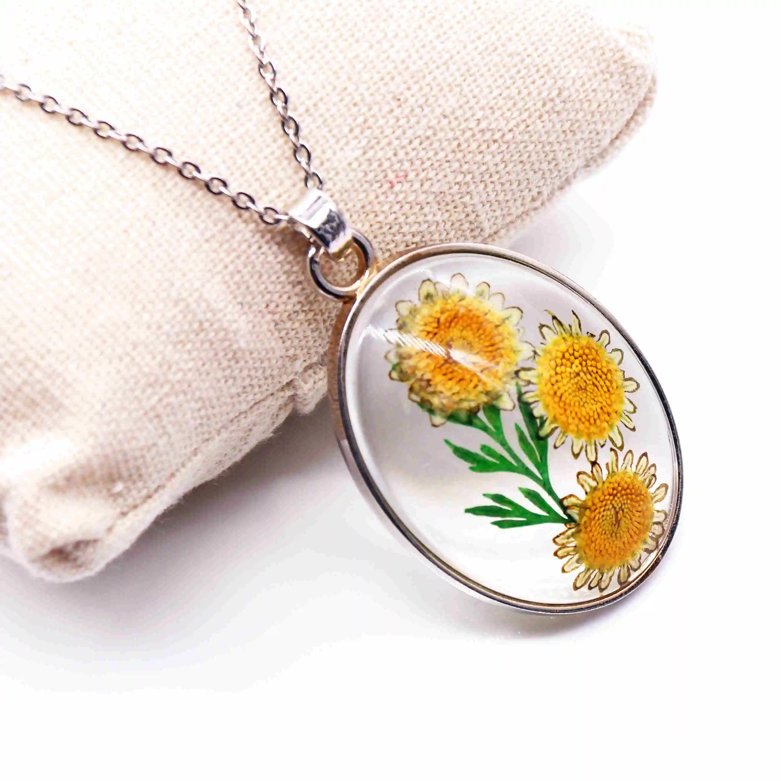 Fashion Handmade Resin Van Gogh's Real Sunflower Pendant Jewelry Zinc