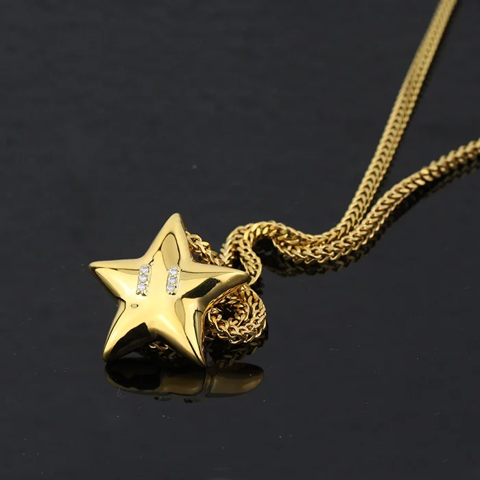 gold pendant necklace