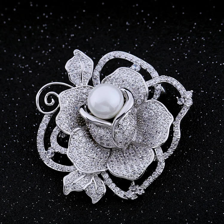 

High Quality Romantic White Gold Plated Scarf Brooch White Pearl Fully Bloom Crystal Rhinestone Rose Flower Brooch, White rose brooch