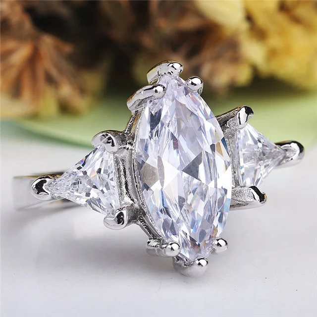 

Minimalist White Stone Rings for Women Triangular Crystal Ring Wedding Engagement Ring Fashion Jewelry Anillos Mujer