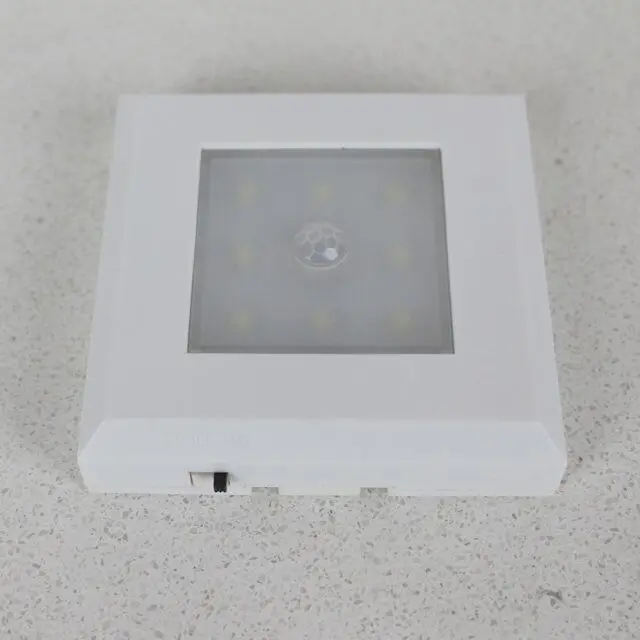 new design battery operated led puck light WST-1813-4