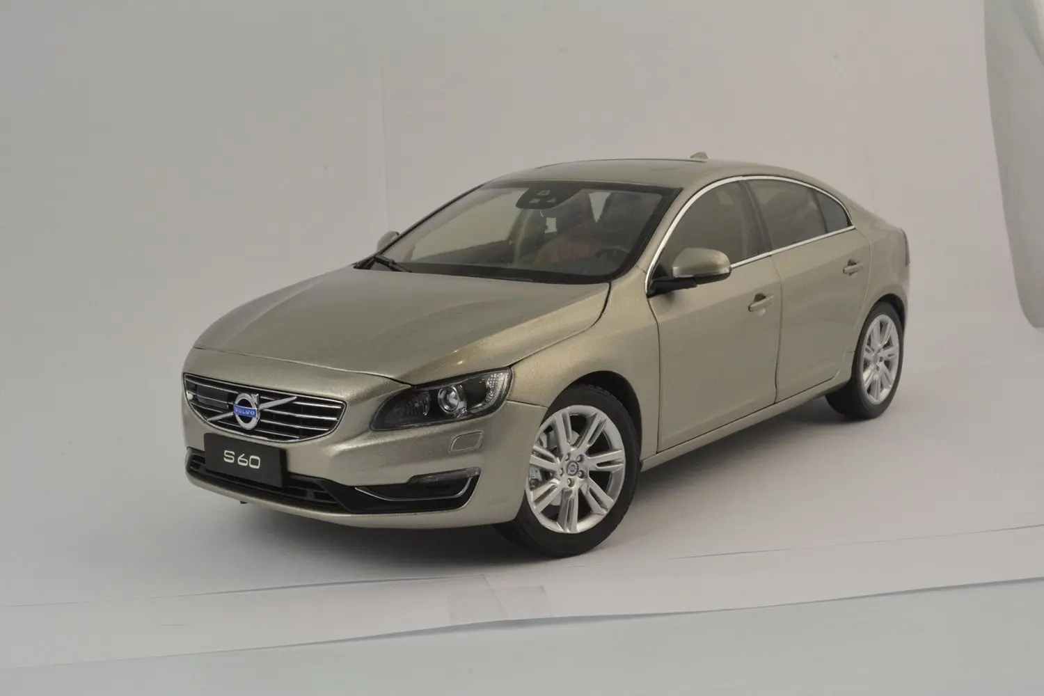 Volvo s60 игрушка