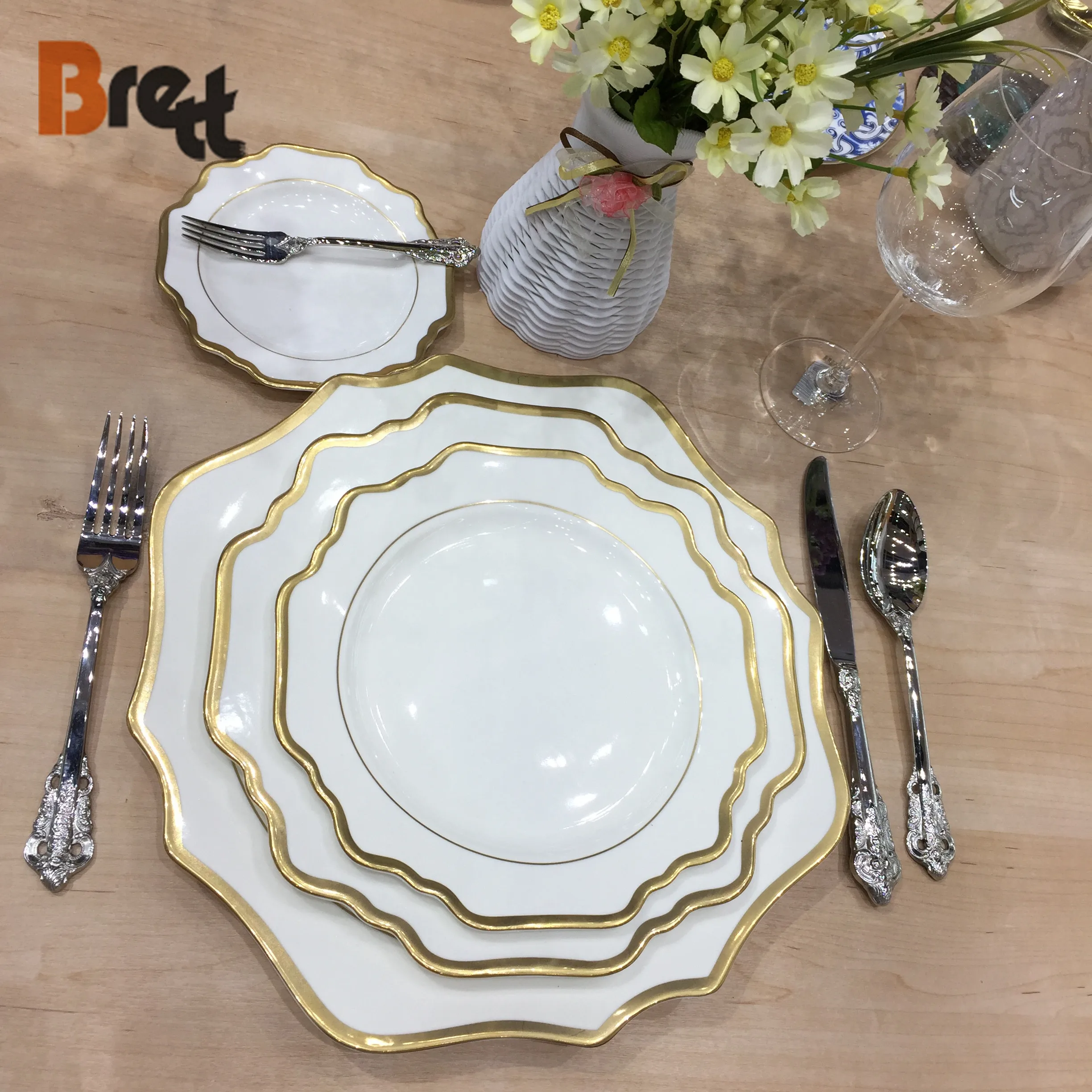 

Royal bone china dinnerware sets,luxury design dinnerware bulk buy from china, Black and gold