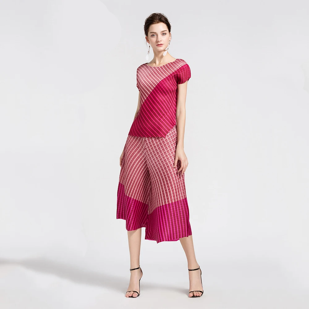 Stripe fashion suit.jpg