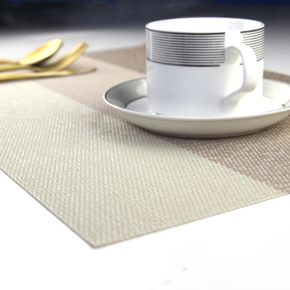 餐垫200 pc/ctn 豪华餐垫米色餐垫塑料乙烯基编织桌 pvc 餐垫套装