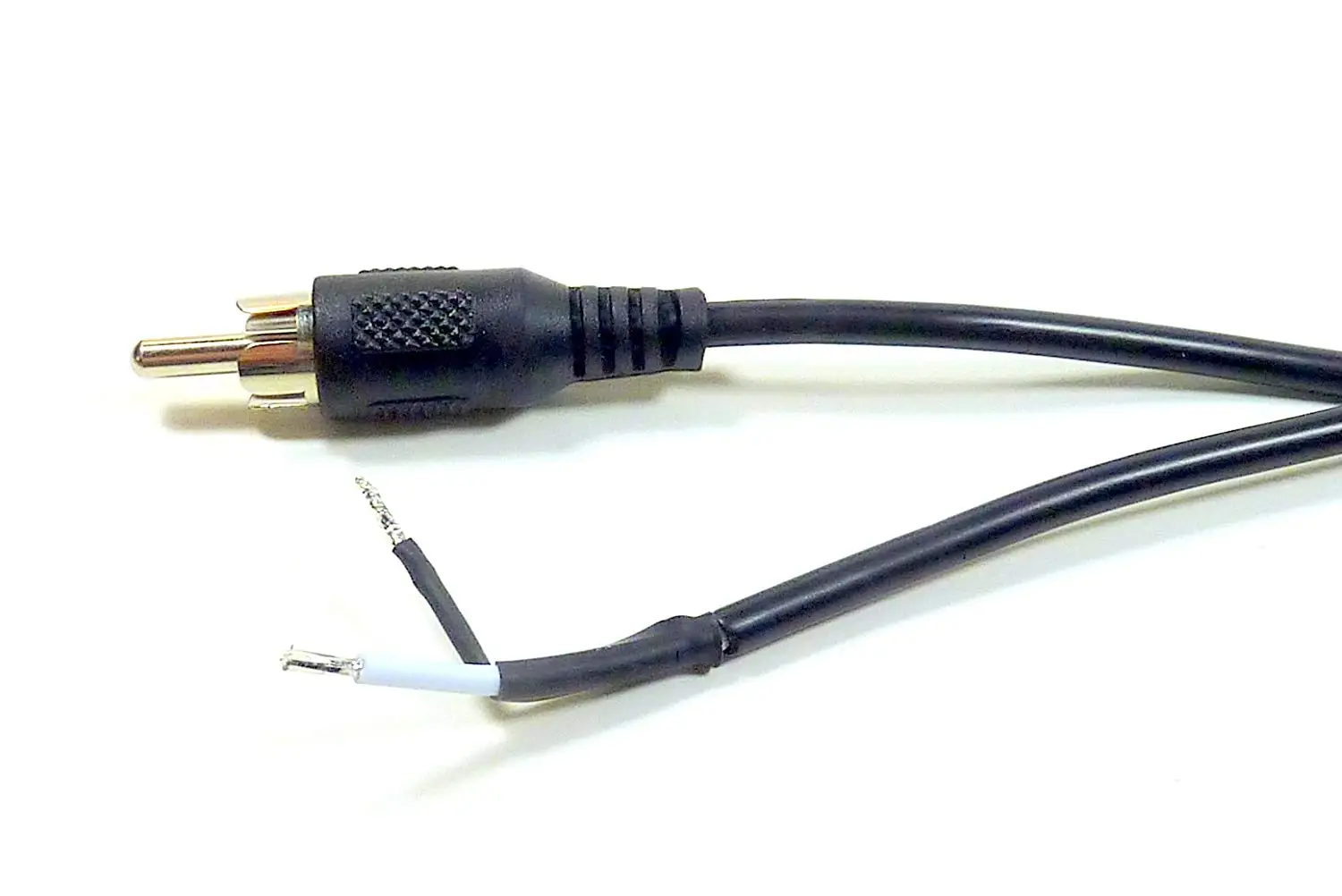 Audio cable. 18 AWG Speaker wire with RCA male. RCA lc1c. Speaker wire with RCA male. Speaker Audio Cable connection.