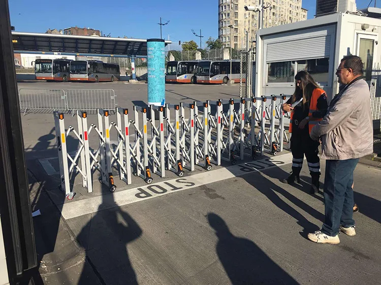 road traffic barrier