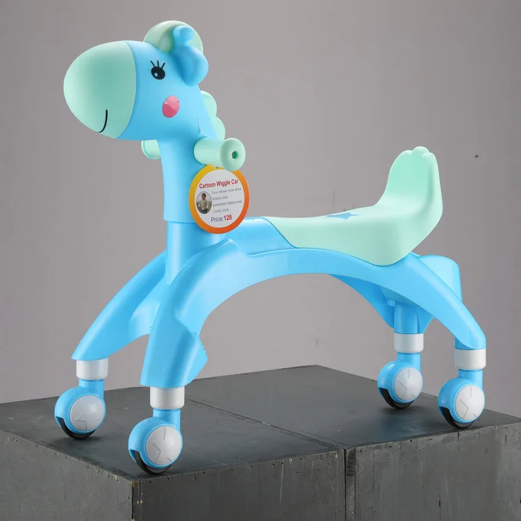 2019 China supplier wholesale low price baby products cute plastic music walker baby
