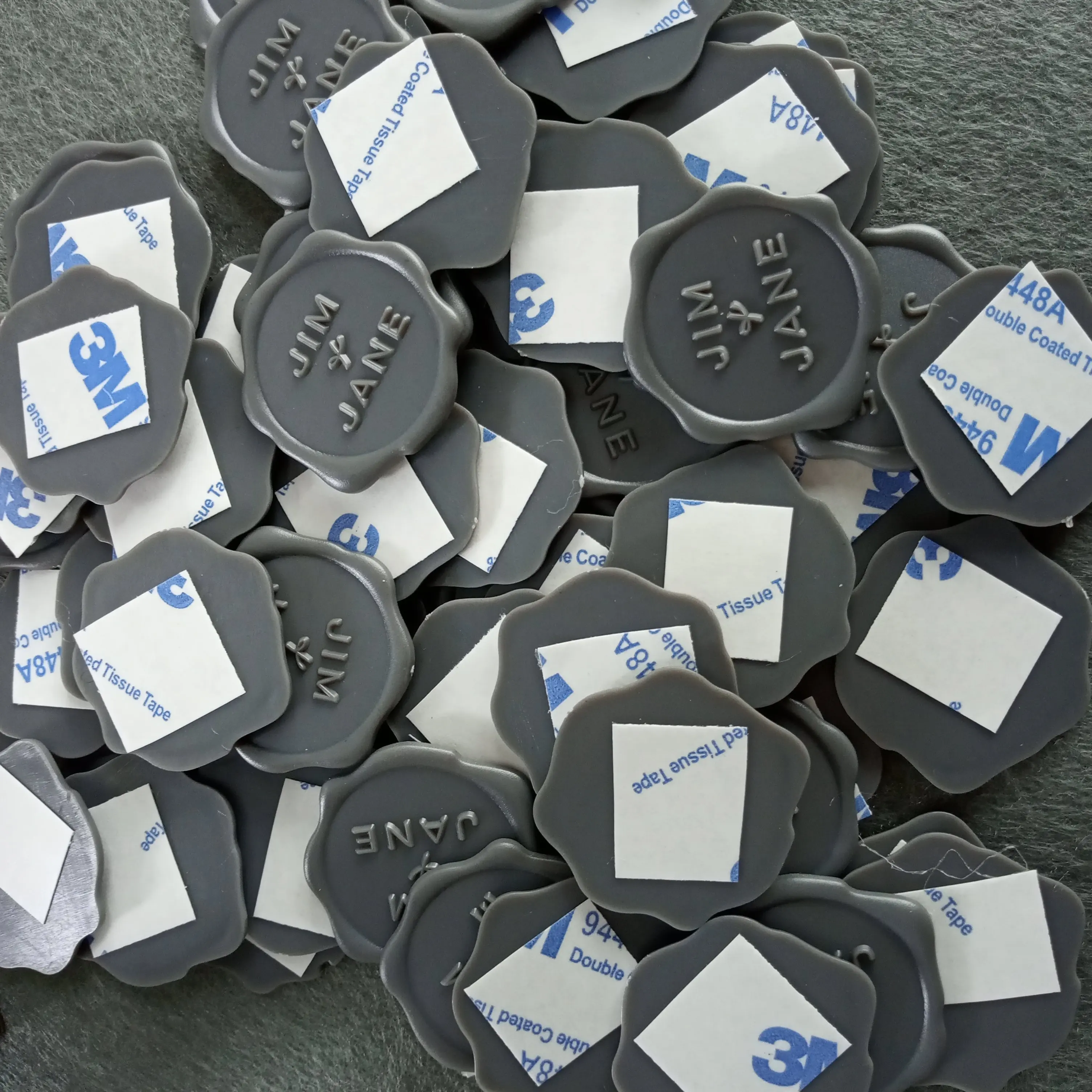 

design seal tag for garment hangtags made in china, Customized color