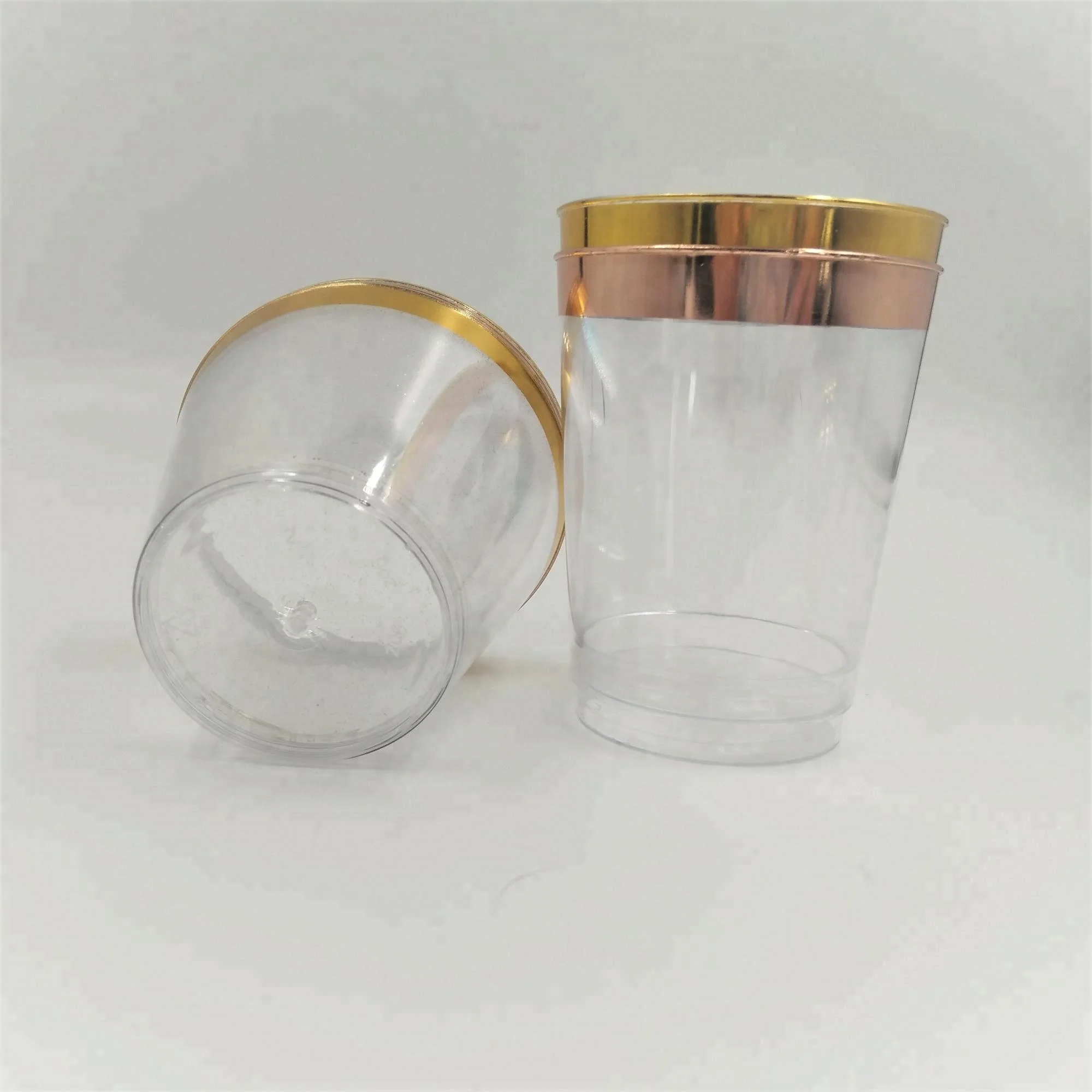 Jetable qui respecte l'environnement Fait Sur Commande D'or Gobelets En Plastique Moulage Par Injection