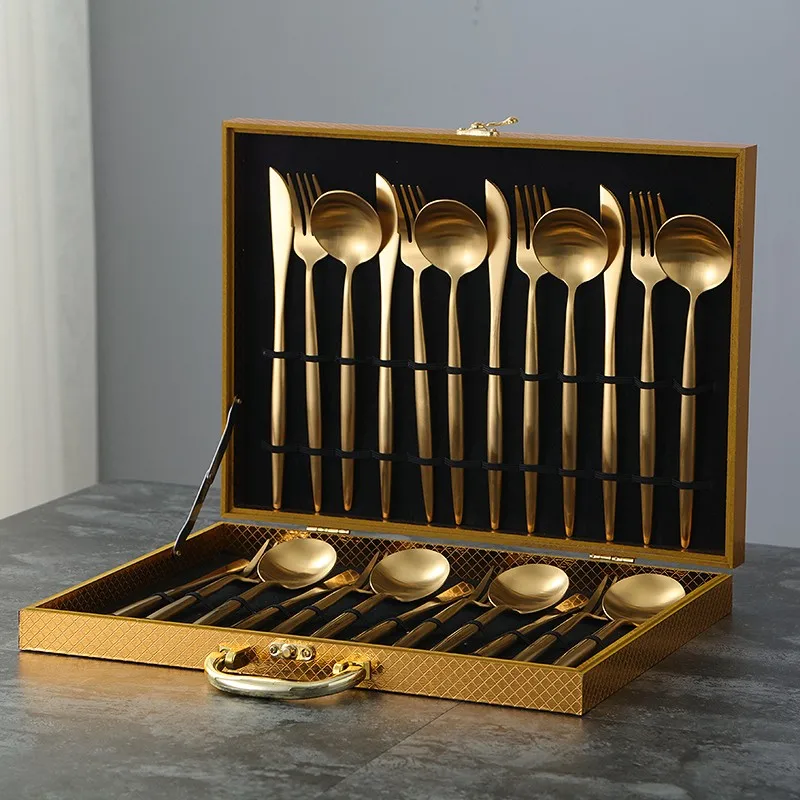 

Luxury 24 Piece Wholesale Eco Friendly Matte Gold /Silver Metal Cutlery Set Western Stainless Steel Flatware in Wooden Box