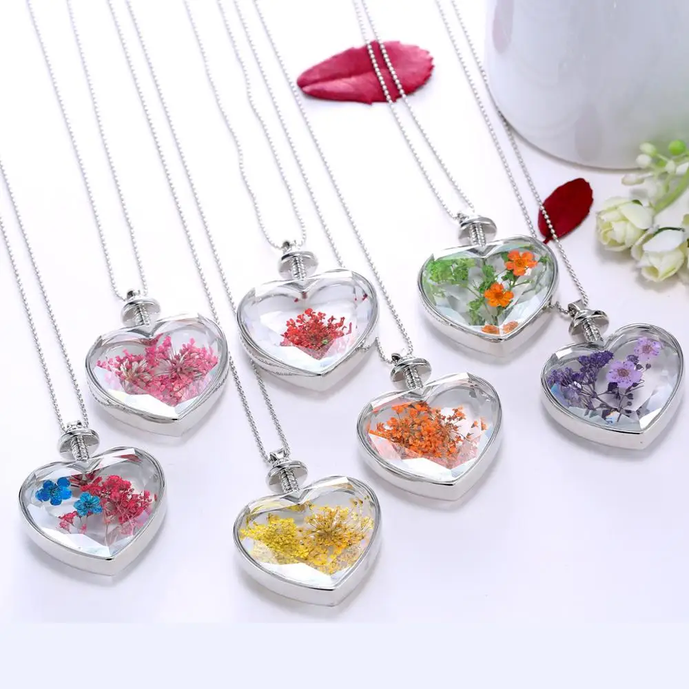 

Fashion Crystal Jewelry Dried Pressed Dry Flower Charms Jewelry, Transparent Heart Locket Pendant Necklace