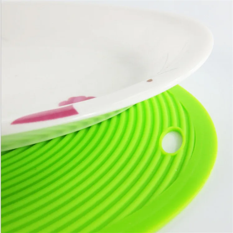 

Thickened 31*21cm Silicone Round Pot Holder Kitchen tools Coaster Cushion Placemat Non-slip Heat Resistant Mat, Orange | blue red | yellow | coffee | | green