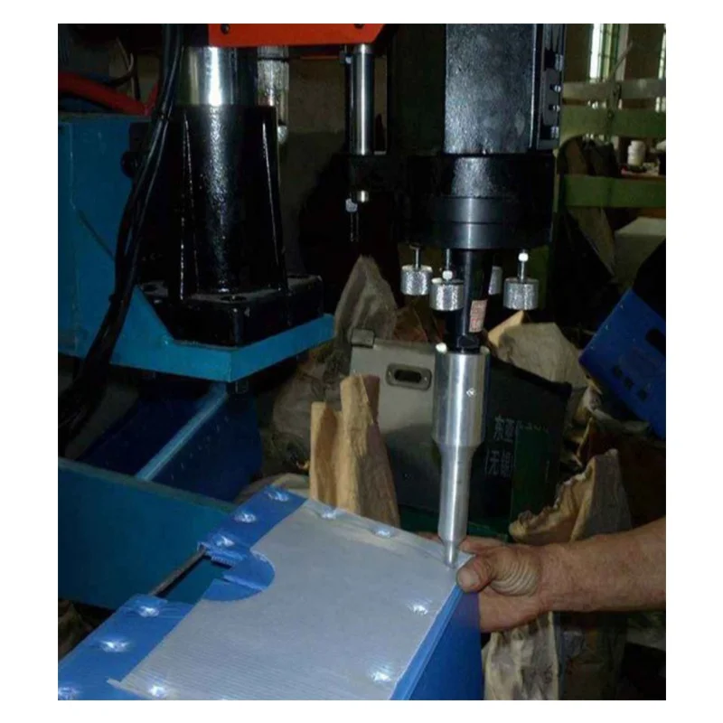 
factory price 2000W Ultrasonic Welder for PP Corrugated Plastic Box PP sheet ultrasonic turnover box sealing 