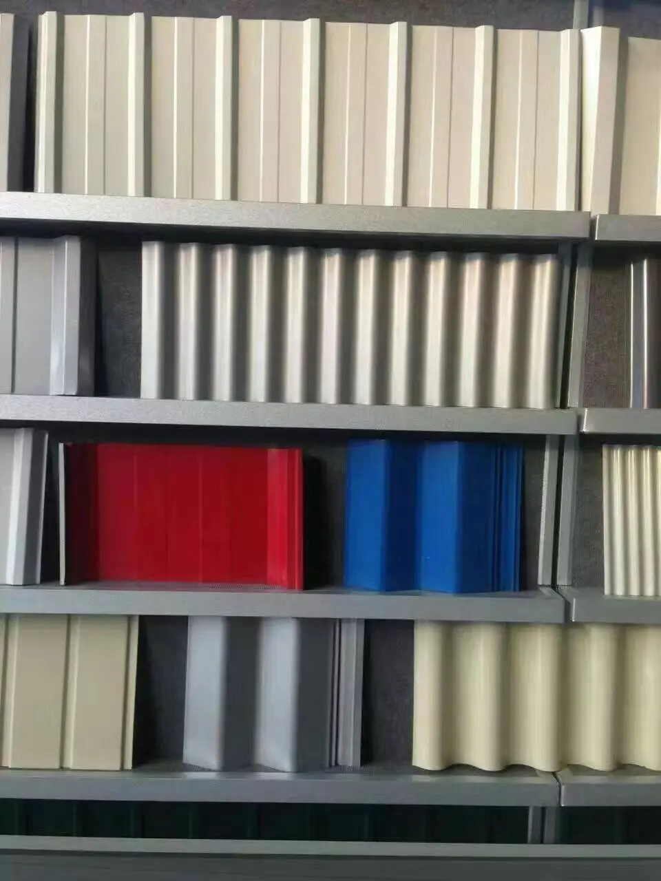 China Factory Cheap Corrugated Metal Sheets / Color Coated Roofing