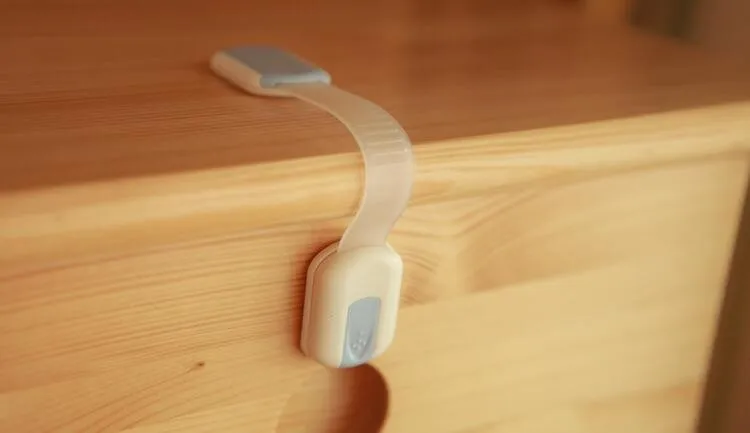 Multifunctional baby safety regulation protective lock