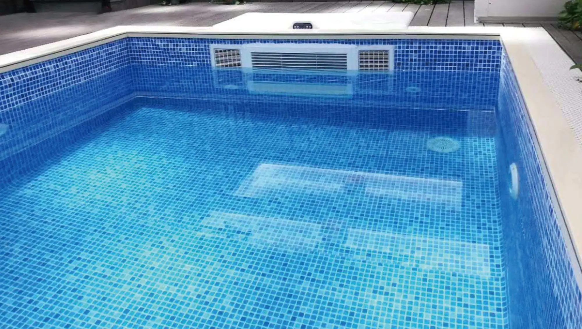 swimming pool current machine